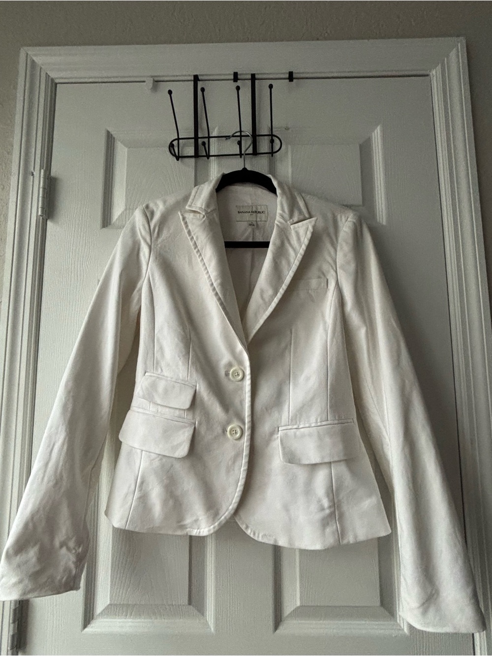 Banana Republic  Size 4 White Tailored Women's Blazer